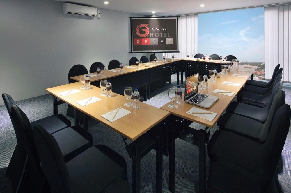 G Suites Hotel By Amithya Surabaya Buitenkant foto