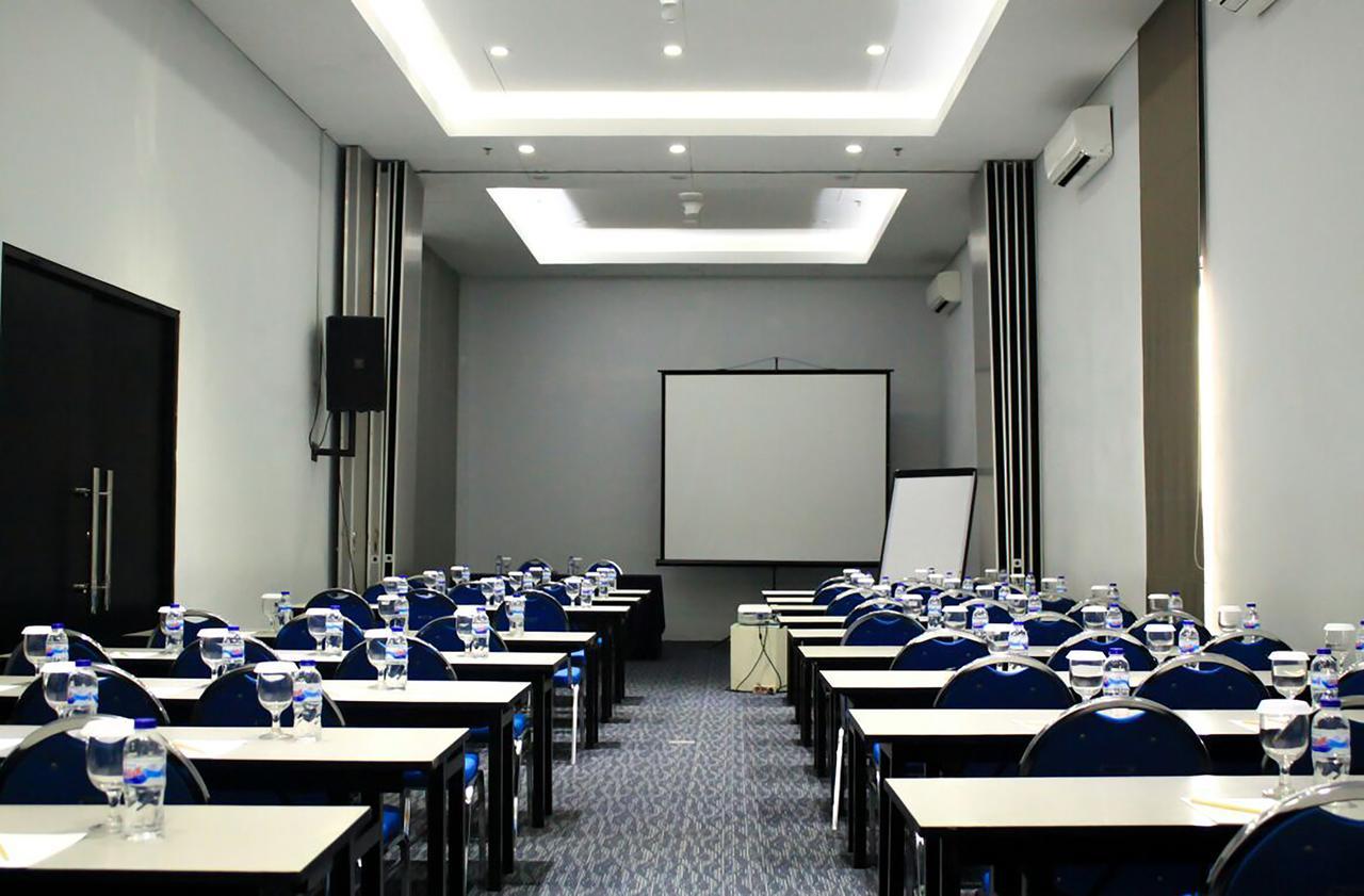 G Suites Hotel By Amithya Surabaya Buitenkant foto