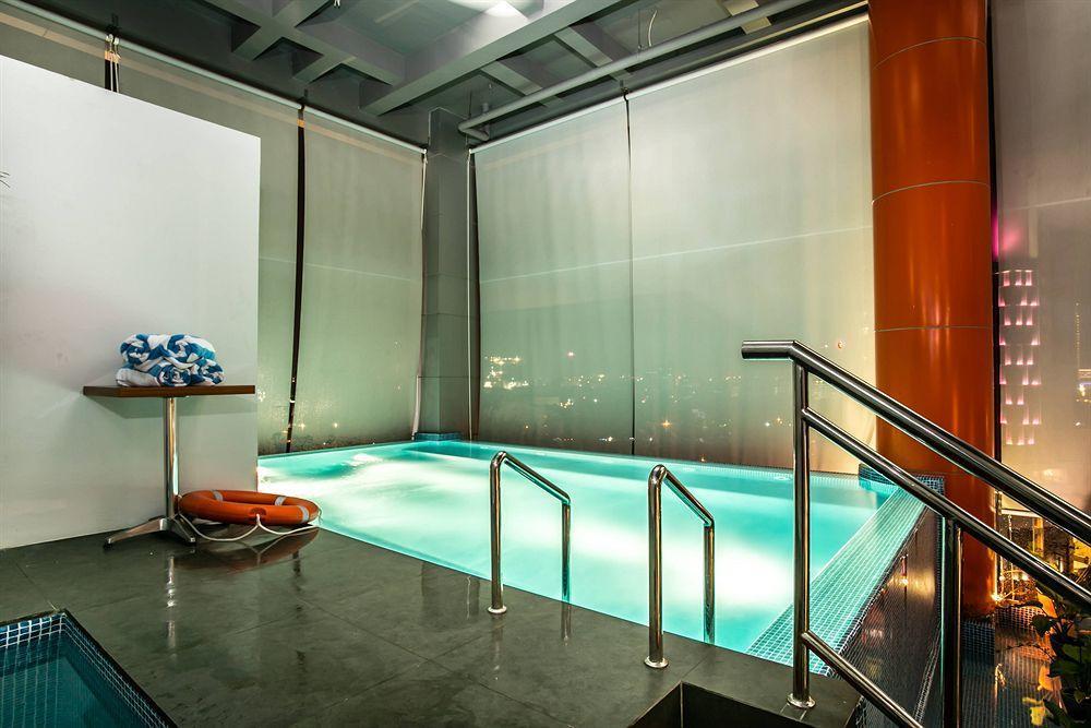 G Suites Hotel By Amithya Surabaya Buitenkant foto