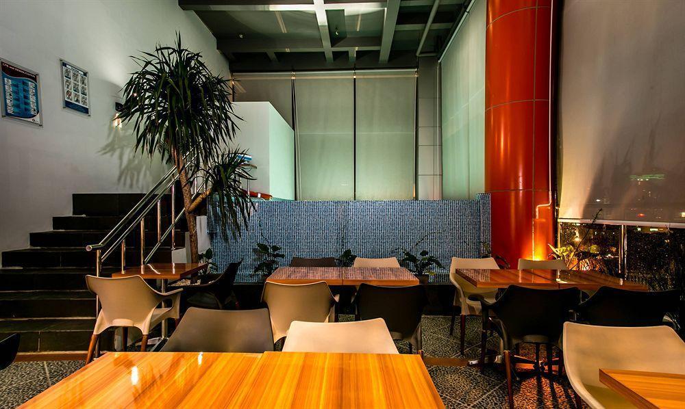 G Suites Hotel By Amithya Surabaya Buitenkant foto
