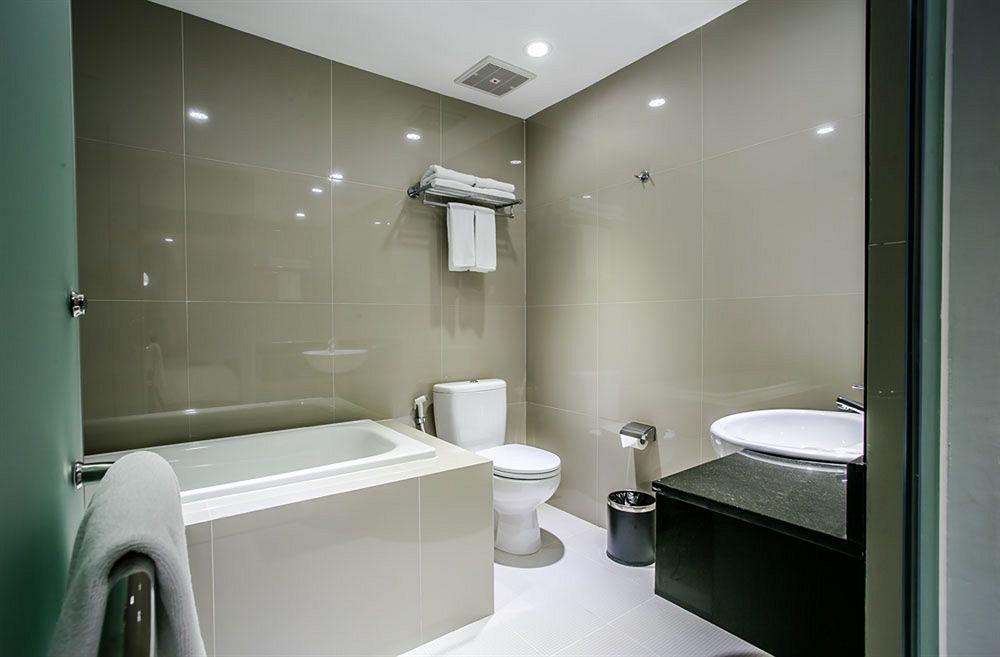 G Suites Hotel By Amithya Surabaya Buitenkant foto