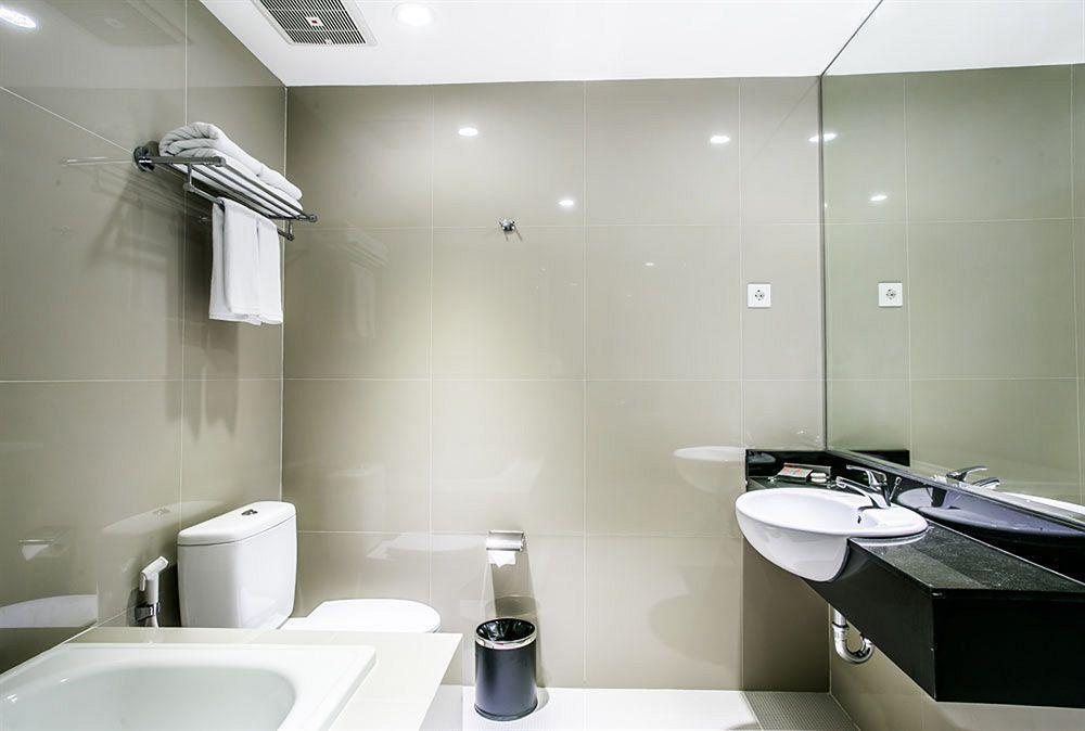 G Suites Hotel By Amithya Surabaya Buitenkant foto